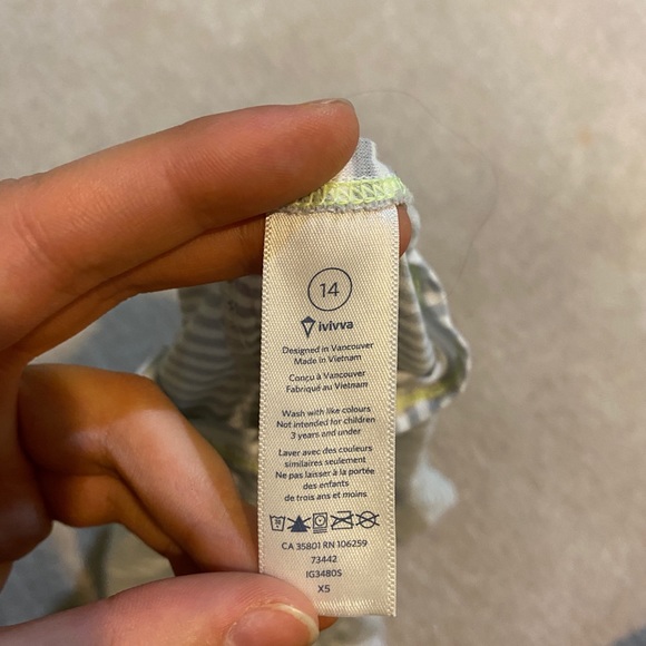 Activewear top from Ivivva - Picture 3 of 3